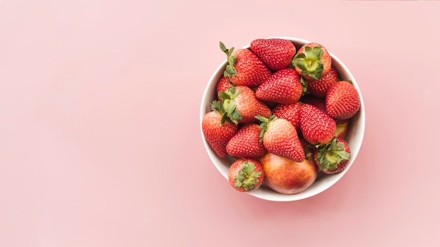 background,food,pink,red,red background,fruit,health,space,apple,pink background,backdrop,organic,natural,sweet,food background,healthy,strawberry,nature background,dessert,studio