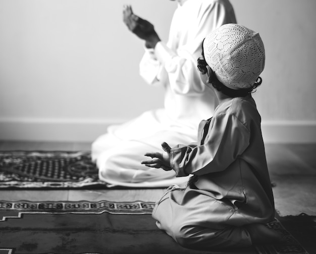 black friday,islamic,family,man,black,kid,arabic,child,mosque,white,boy,islam,learning,men,muslim,father,cap,black and white,friday,dad