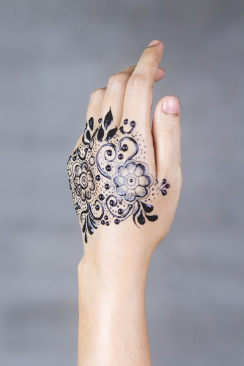 Mehndi Designs - Elegant Henna Designs for Hand ♥ IG:... | Facebook