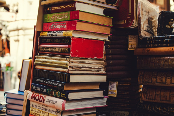 bookcase,books,bookshelf,bookstore,collection,data,document,facts,hardcover,information,literature,old,pile,row,stack,text