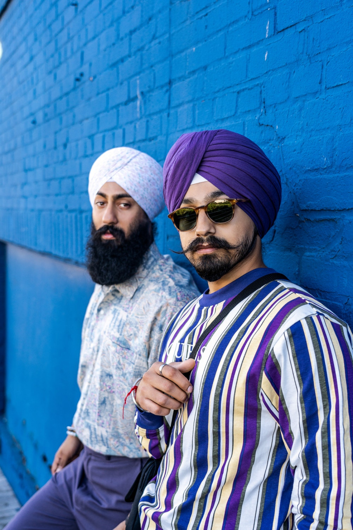 spyoptic glasses jeans black tshirt pink turban mensfashion menswear street  style mens urban sardar turban Sikh Singh | Mens tshirts, Mens tops, Casual