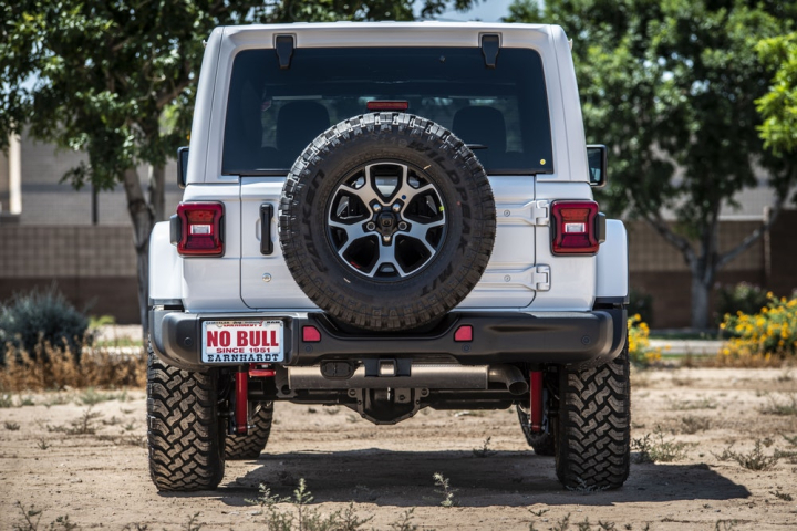 Free: Backview photo of a parked white jeep wrangler 