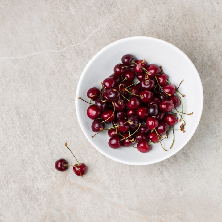 bowl,cherries,confection,delicious,diet,eat,epicure,flatlay,food,fresh,freshness,fruit,grow,healthy,juicy,nutritious,red,sweet,tasty,vitamins
