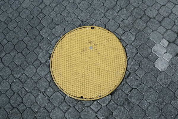 yellow,manhole,cobblestone,pattern,texture