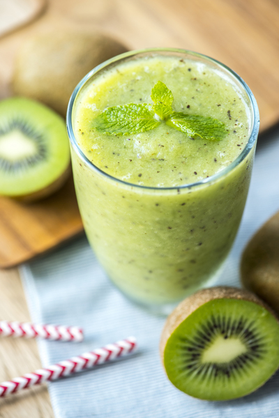 beverage,blended,breakfast,close-up,closeup,delicious,drink,fresh,freshness,fruit,fruity,glass,healthy,homemade,juice,kiwi,macro,mint,nutrition,nutritious,organic,refreshing,refreshment,smoothie,summer,sweet,tasty,tropical,vegetarian,vitamin