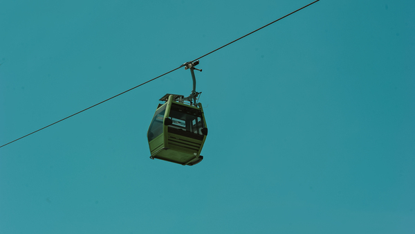 minimal,cable car,car,cable,aerial,sky,clear,outdoors,transport,mountain