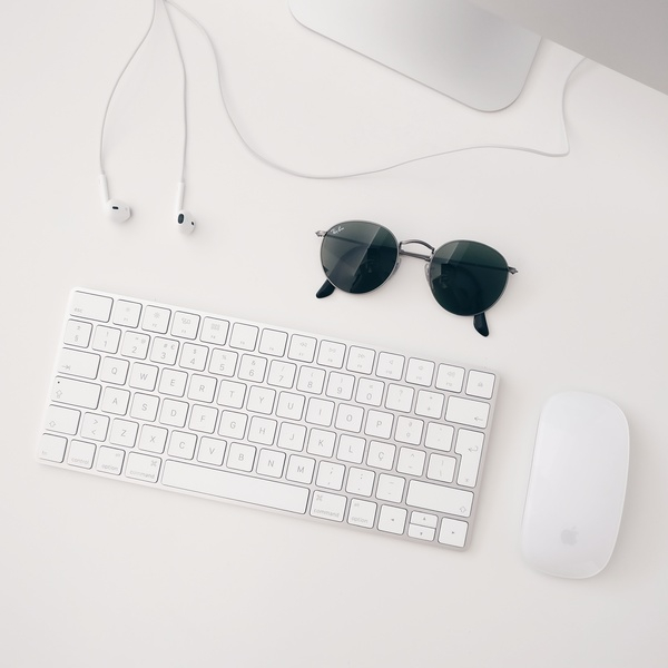 sunglasses,mouse,keyboard,earphones,computer,business,office,table