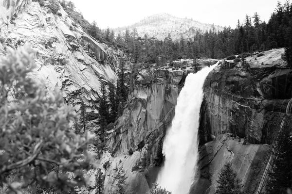 black and white,dark,black,backgrounds_wallpaper,cloud,night,background,cloud,rock,waterfall,water,forest,landscape,black and white,national park,yose,yosemite,free stock photos