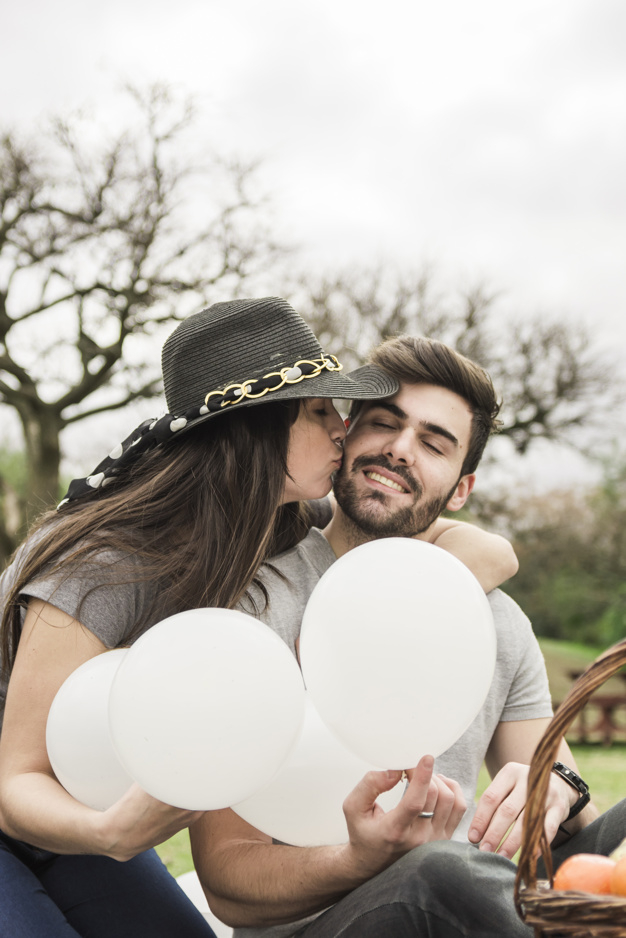 food,people,love,wood,hand,man,fruit,happy,balloon,couple,white,hat,balloons,basket,vacation,picnic,life,wooden