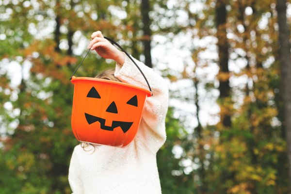  kid,child,halloween,trick or treat, halloween decorations