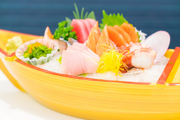 food,restaurant,green,fish,red,japan,luxury,japanese,sushi,healthy,dinner,seafood,oriental,healthy food,dish,fresh,asian,meal,japanese food,gourmet
