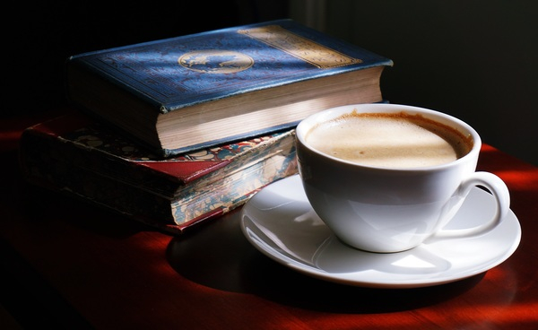 coffee,cappuccino,drink,drinks,books,old books,reading,vintage,coffee break,sunlight