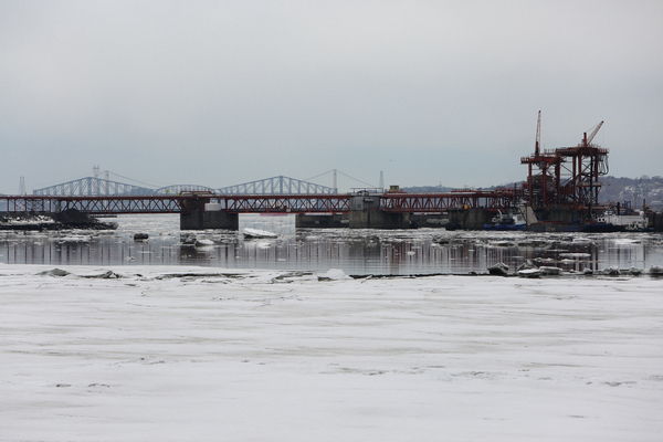 industrial,bridge,river,water,ice,frozen,freezing,boats,harbor,cranes