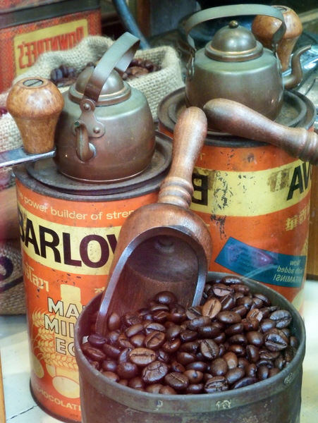 coffee,beans,vintage,memorabilia,pot,collection,antique,jar,old,box,real,historic,history,display,collectibles