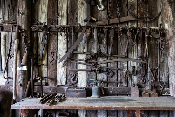craft,monochrome,old,rust,rustic,rusty,steel,tools,wall,wood,wooden,workbench,workshop,Free Stock Photo