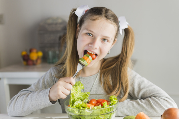 people,home,health,kid,child,person,organic,breakfast,healthy,vegetable,eat,fork,salad,tomato,diet,nutrition,eating,cherry,bowl,fresh