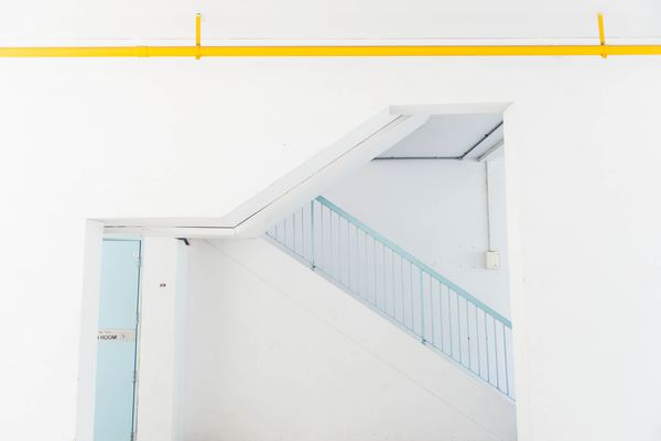minimal,white,minimalism,miami,blue,minimal,graphical,line,blue,stairs,stairwell,stairway,white,blue,handrail,building,door,free images
