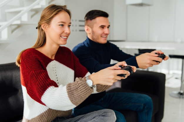 people,technology,house,man,home,smile,happy,couple,friends,video,profile,fun,games,online,play,video game,female,together,young,beautiful