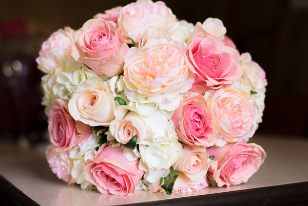 bloom,blossom,bouquet,bridal,flora,flower arrangement,flowers,petals,roses