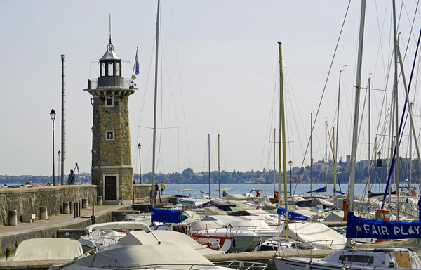cc0,c1,port,garda,lighthouse,boats,italy,free photos,royalty free