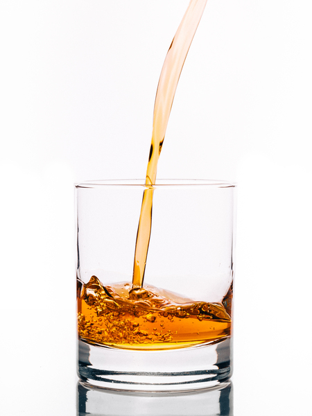 alcohol,alcoholic,bar,beverage,drink,glass,pouring,whiskey,whisky,Free Stock Photo