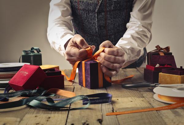 man,wrapping,gift,present,craftsman,scissors,bow,box,parcel,wood,rustic,ribbon,craft