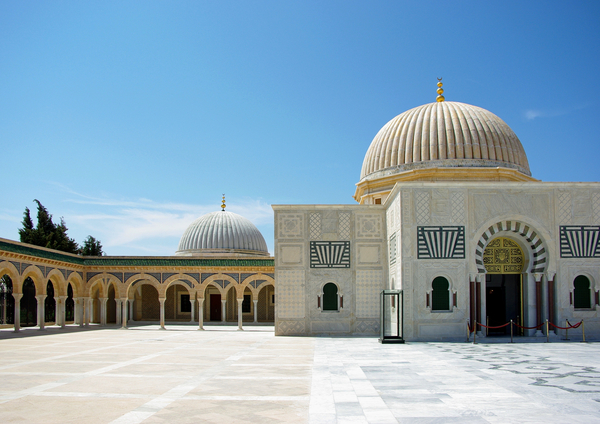 cc0,c1,tunisia,monastir,mausoleum,mosque,tomb,arcades,esplanade,columns,free photos,royalty free