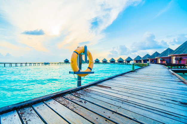 maldives,pier,exotic,villa,paradise,resort,blue sky,beautiful,summer beach,island,vacation,tourism,ocean,hotel,holiday,tropical,landscape,sky,sea,beach,blue,nature,summer,house,water,travel,tree