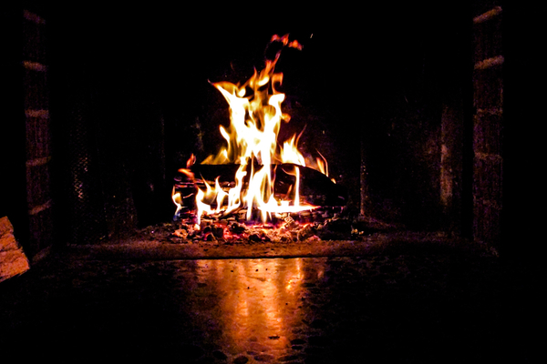 cc0,c1,fire,flame,fireplace,burn,hot,embers,wood,wood fire,heat,smoke,free photos,royalty free