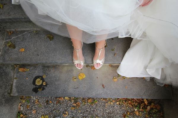shoe,feet,boot,wedding,bride,marriage,wedding,bride,love,bride,feet,step,wedding,shoe,wedding dress,person,stair,slipper,skirt,toe,dress