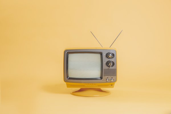  tv,yellow,purple,design,vintage,minimal,colorful, minimalist