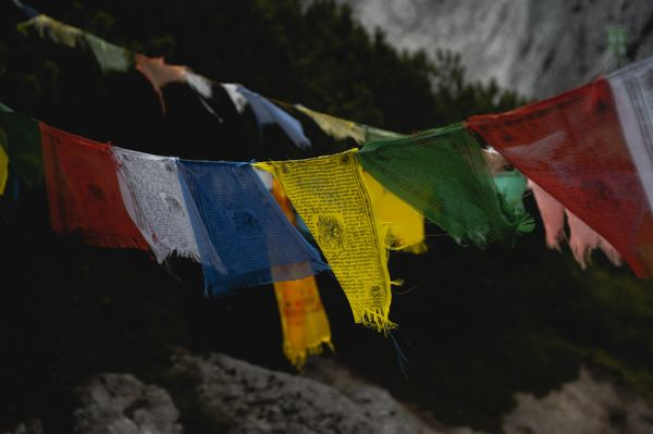 marketing,minimal,wallpaper,color,colorful,colour,color,green,blue,flag,tibetan prayer flags,color,colourful,colour,colorful,red,white,blue,yellow,green,kaiser mountain,creative commons images