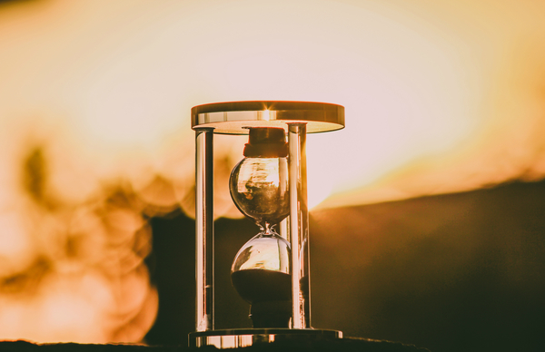 blur,bright,close-up,conceptual,container,dawn,dusk,equipment,glass,glass items,hourglass,hours,light,outdoors,sepia,sunset,Free Stock Photo