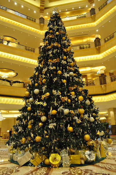cc0,c1,christmas tree,abu dhabi,jewels,expensive,emirates,free photos,royalty free