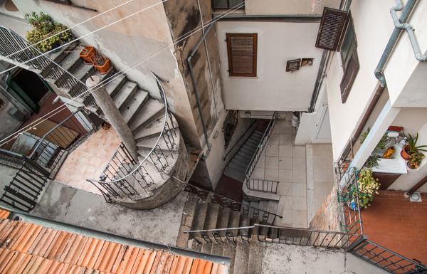 cc0,c1,staircase,round,roof,stairway,step,circle,climb,stairs,upstairs,windows,houses,building,italian,tuscany,perspective,birds eye,free photos,royalty free