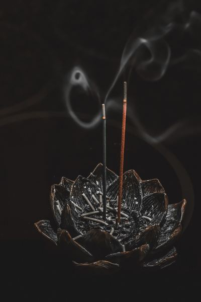 rock,hand,white,care,woman,female,medicine,buddha,statue,incense stick,smoke,incense,aroma therapy,aroma,therapy,light up,demor,room scent,room,free pictures