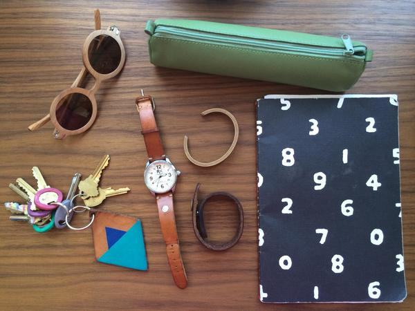 #accessories,accessories,bracelet,watch,keys,sunglasses,composition,table,arrangement,pencil bag