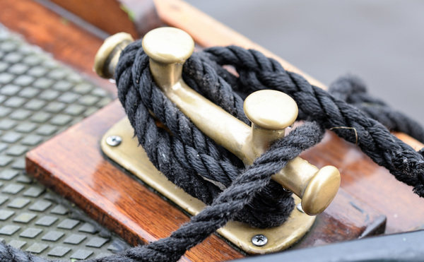 wooden,wear,rope,nautical,focus,equipment,cordage,color,close-up,cable,blur