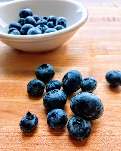 antioxidant,berries,blueberries,bowl,fruits,ripe,sweet
