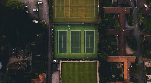court,tenni,aerial view,sport,court,aerial view,geometry,urban,architecture,aerial view,court,pitch,sport,tennis,roof,rooftop,car park,parking lot,car,town,drone,free pictures