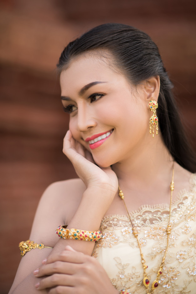 background,vintage,gold,people,fashion,vintage background,nature,beauty,face,art,smile,happy,human,elegant,person,gold background,welcome,dress,thailand,thai