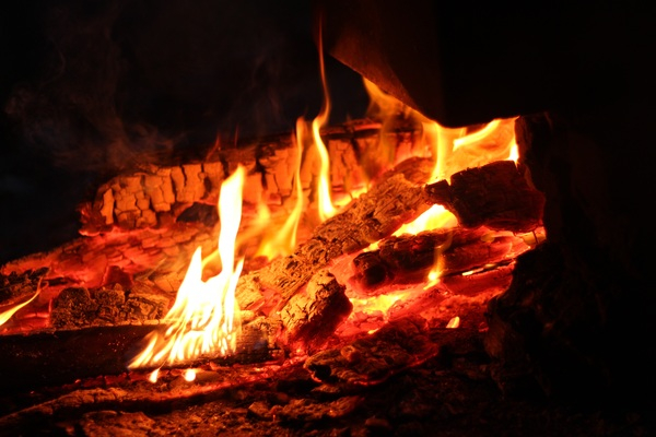 hot,heat,flame,firewood,fire,close-up,campfire,burnt,burning,bonfire,ash