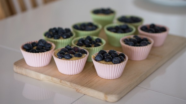 blueberry muffins,cupcakes,dessert,food,muffin,muffins,sweets,table,Free Stock Photo