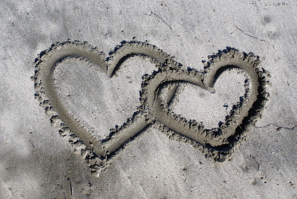 heart,hearts two,overlap,valentine,sand,beach,carved