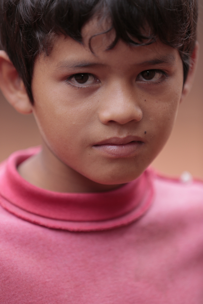 cc0,c1,child,look,portrait,eyes,faces,people,think,poverty,seriously,seriousness,brown,life,inside,worker,free photos,royalty free
