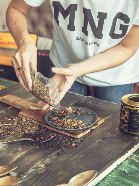 hands,process,tea,tea leafs
