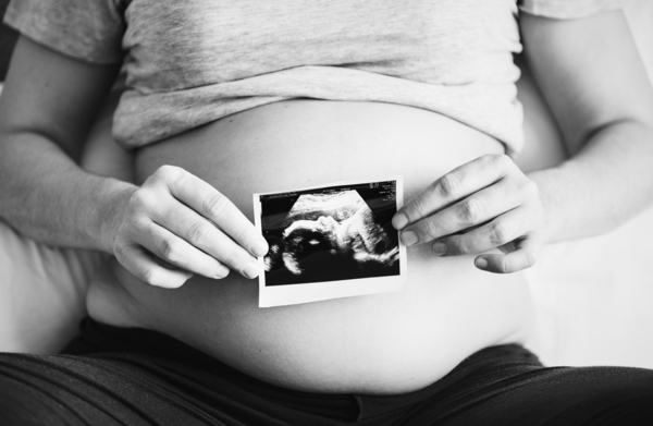 abdomen,adult,anticipation,baby,belly,birth,black and white,body,cheerful,expecting,family,female,film,grayscale,happiness,healthcare,love,maternity,mom,mother,motherhood,mum,parent,parenting,picture,pregnancy,pregnant,showing,stomach,woman