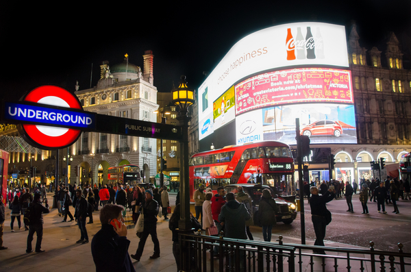 cc0,c2,london,england,british,city,tourism,uk,red bus,underground,crowded,busy,people,led,commercial,lightning,neon,sightseeing,london city,display,billboard,illuminated,night,free photos,royalty free