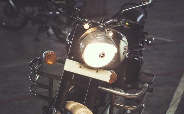 motorcycle,motorbike,headlight,night