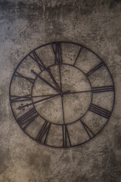 wall clock,time,roman numerals,design,clock,analog